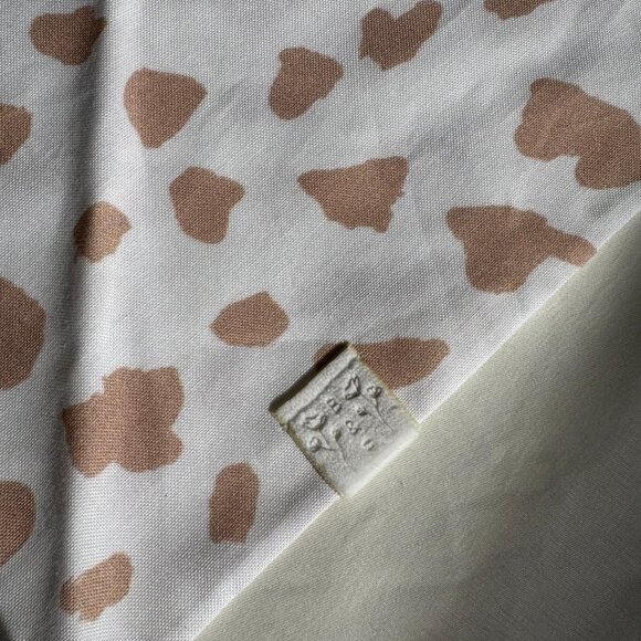 NWT Blush & Fluff Strawberry Cow Print Dog Bandana, White and Pink, Size M - Picture 8 of 16